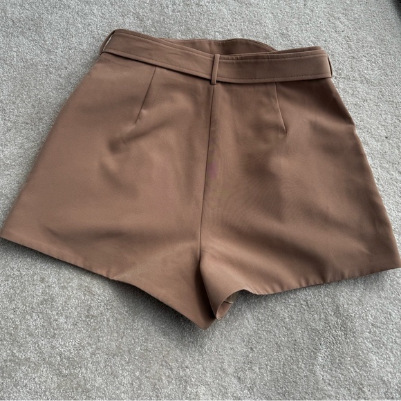 Maricela Short
Camila Coelho
Color: Nude Toffee
Size: S - Picture 12 of 16